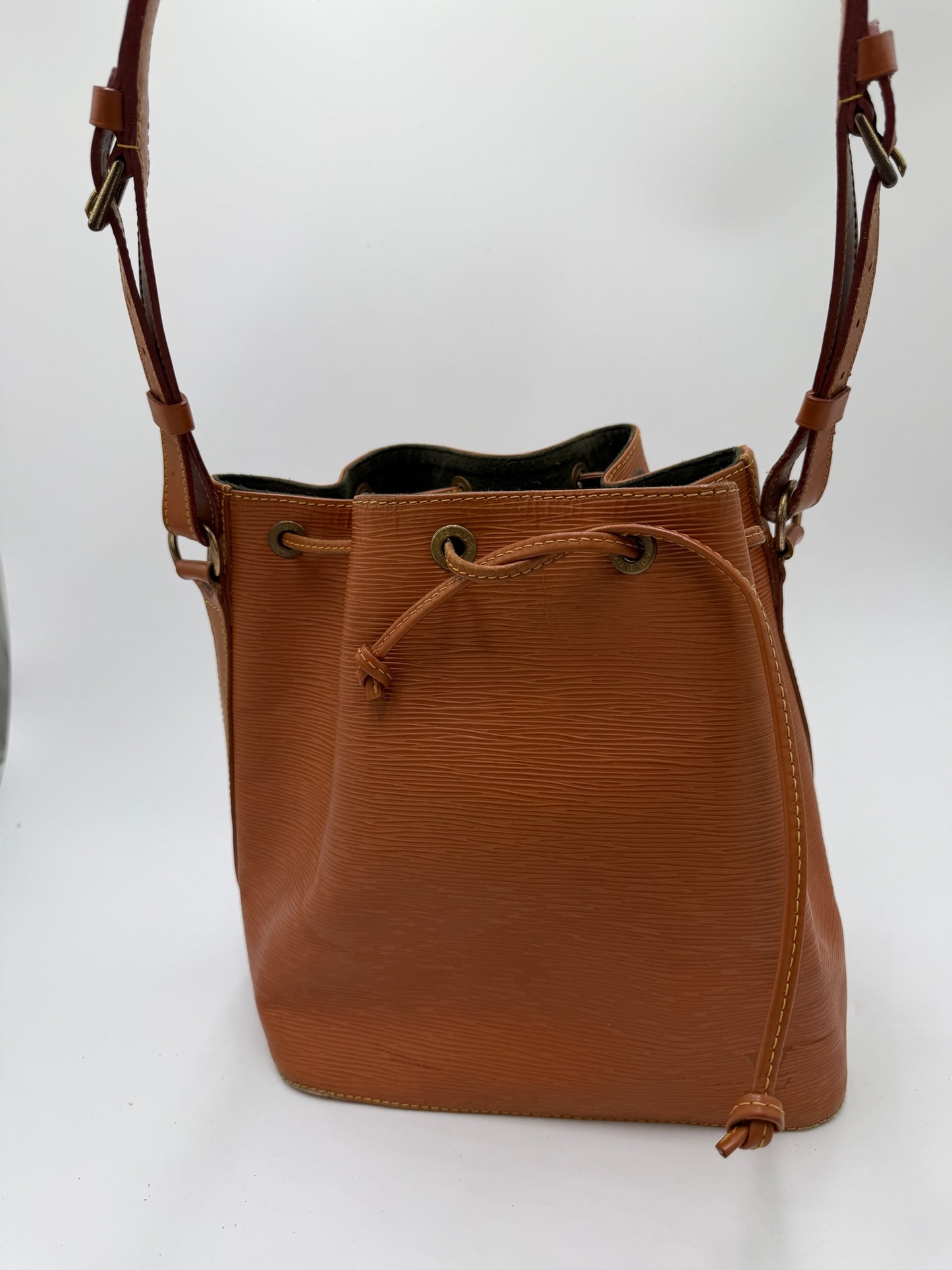 Louis Vuitton Petite Noè braun