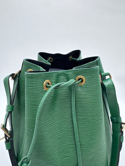 Louis Vuitton Noe Grande in grün