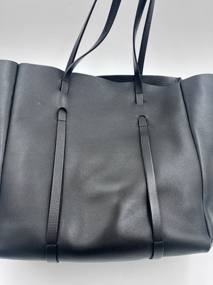 Rückseite des Balenciaga Shopper, schwarzes Leder