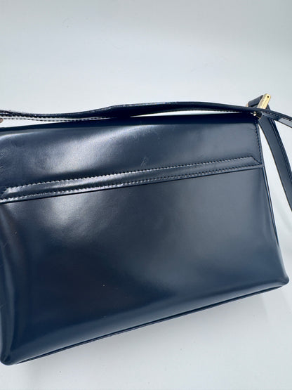 Rückseite der schwarz luxury secondhand Gucci Shoulder Bag – klassisch & zeitlos.