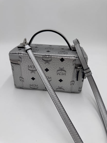 Detailansicht des Rückteils der MCM (Silber).