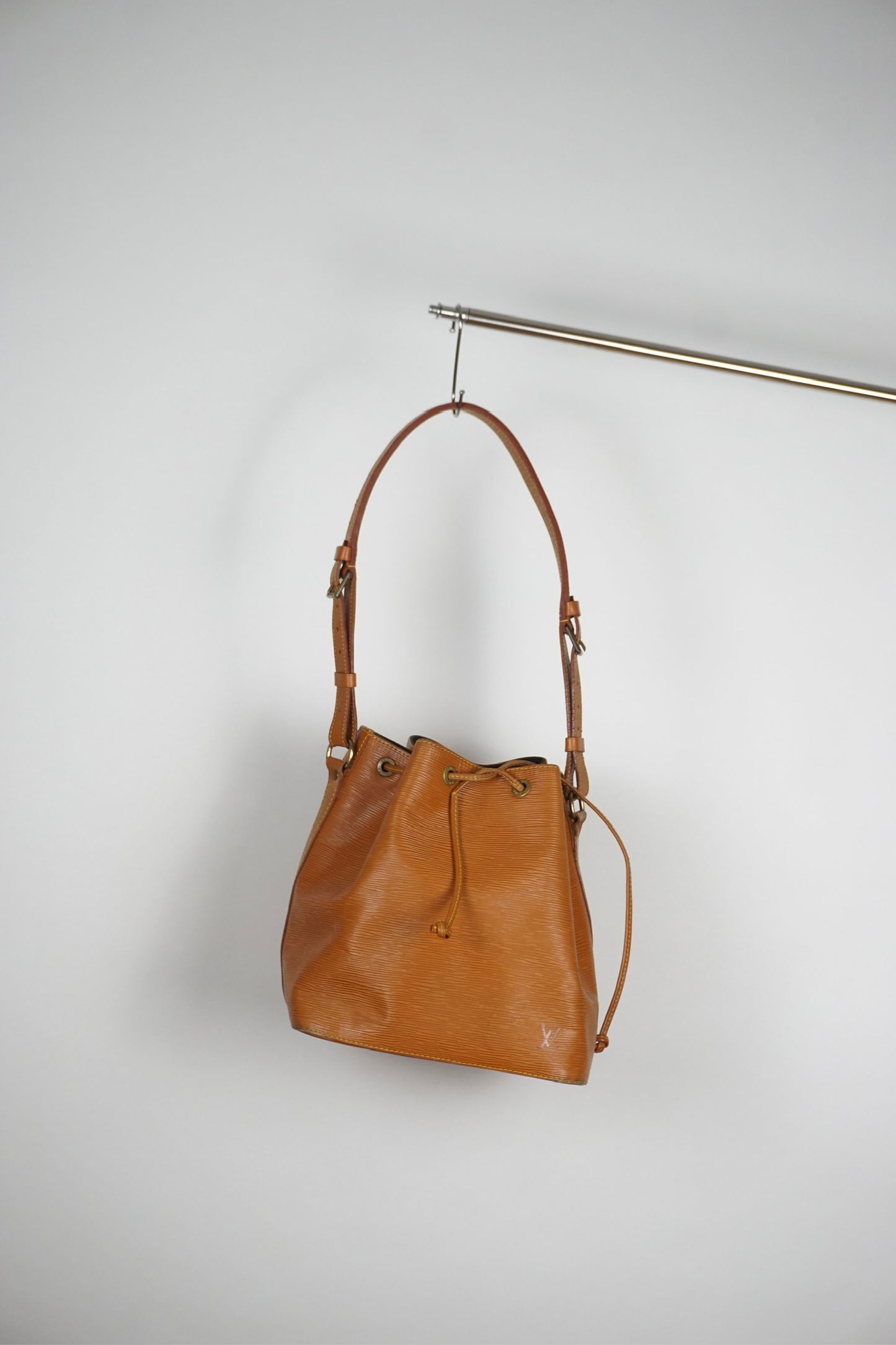 Louis Vuitton Petite Noè braun