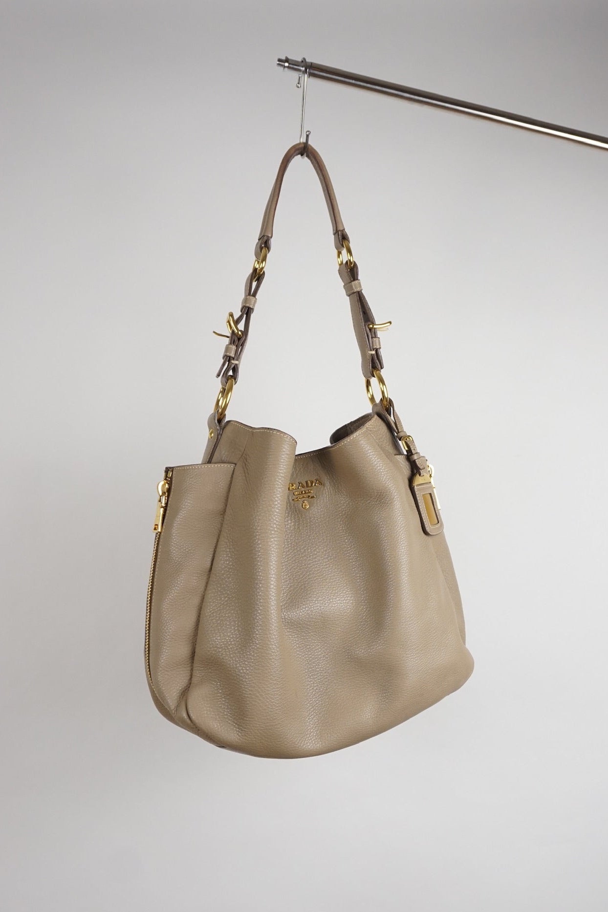 Prada Schultertasche