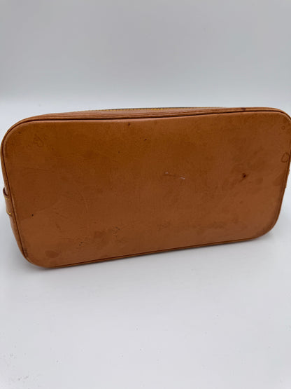 Bodenansicht der Monogram Louis Vuitton Alma PM, Shopper-Design.