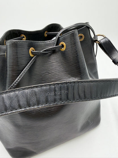 Louis Vuitton Petite Noè schwarz