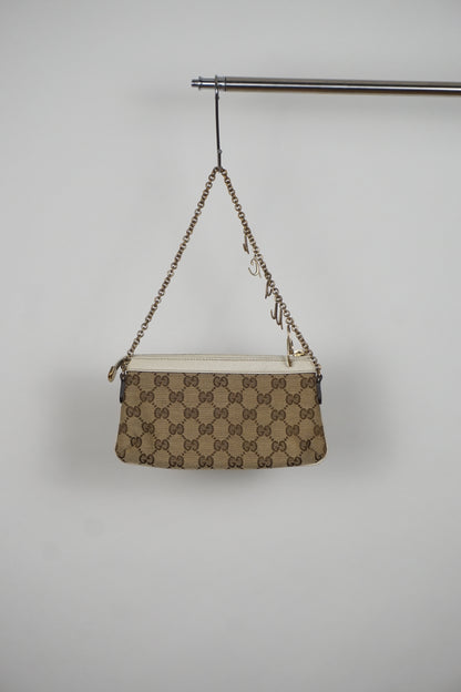Gucci Pochette mit Gucci Anhänger