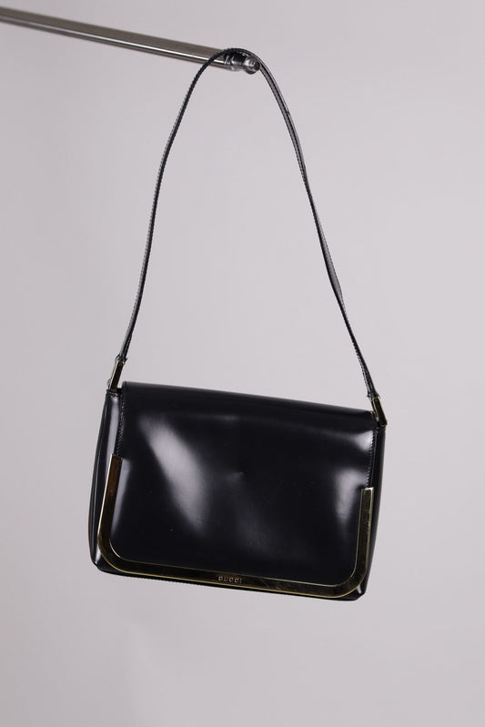 Hauptansicht der schwarz secondhand Gucci Shoulder Bag – elegantes Statement-Piece.