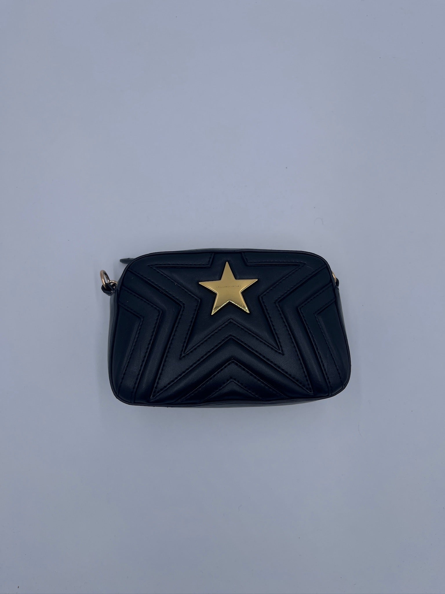 Gesamtansicht der schwarz silbersteine vintage Stella McCartney crossbody stern in Größe Klein.