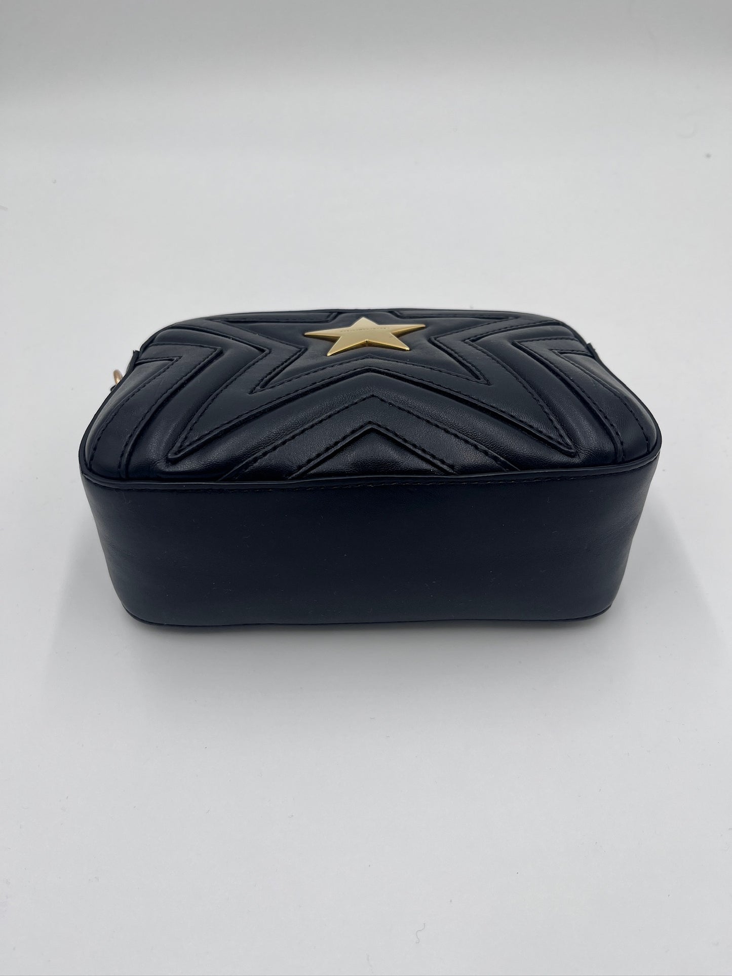 Bodenansicht der schwarz silbersteine Stella McCartney crossbody stern, Crossbody-Design.