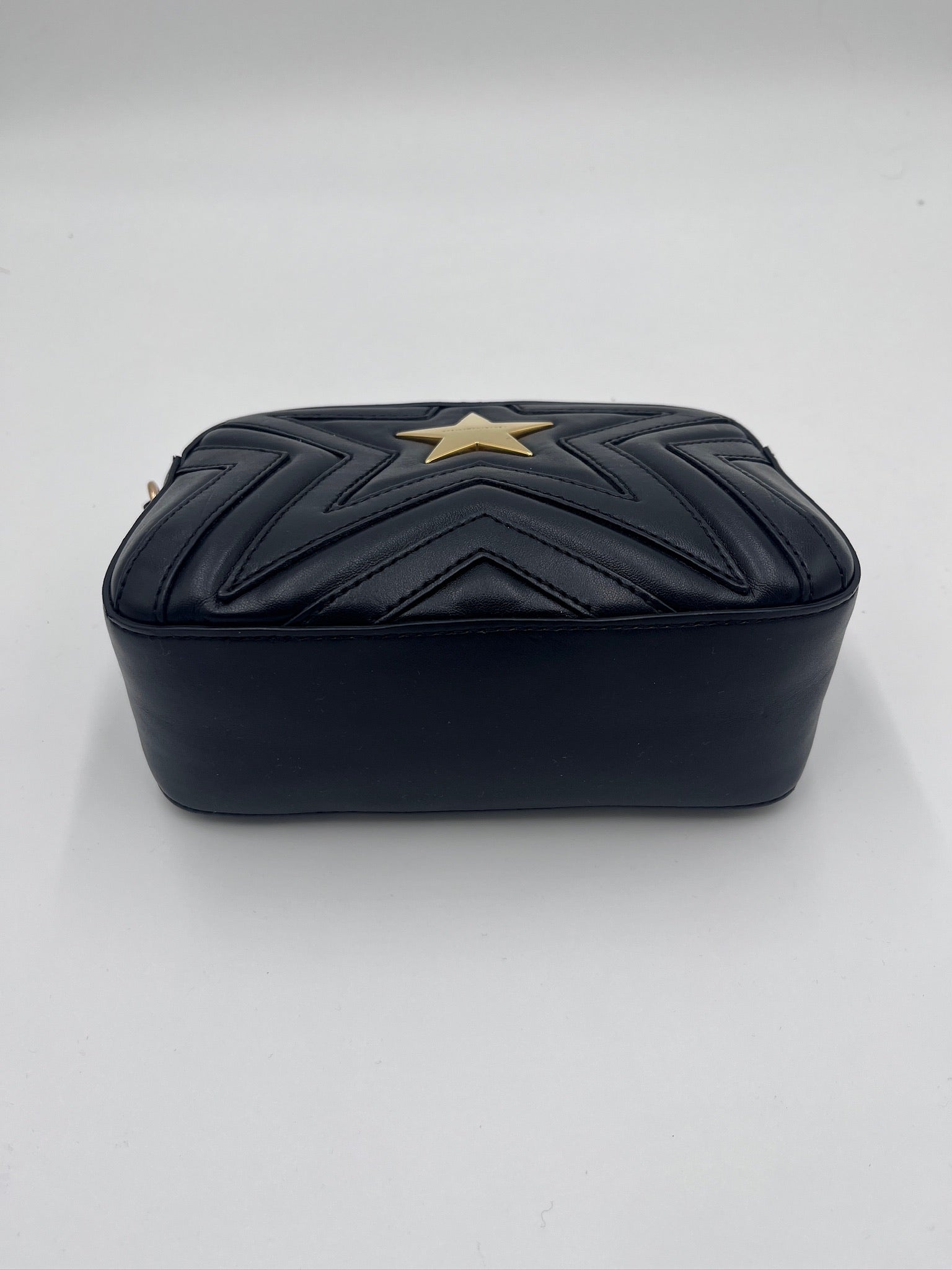 Bodenansicht der schwarz silbersteine Stella McCartney crossbody stern, Crossbody-Design.