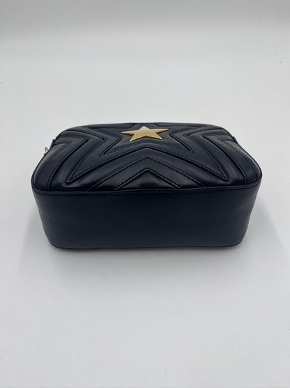 Bodenansicht der schwarz silbersteine Stella McCartney crossbody stern, Crossbody-Design.