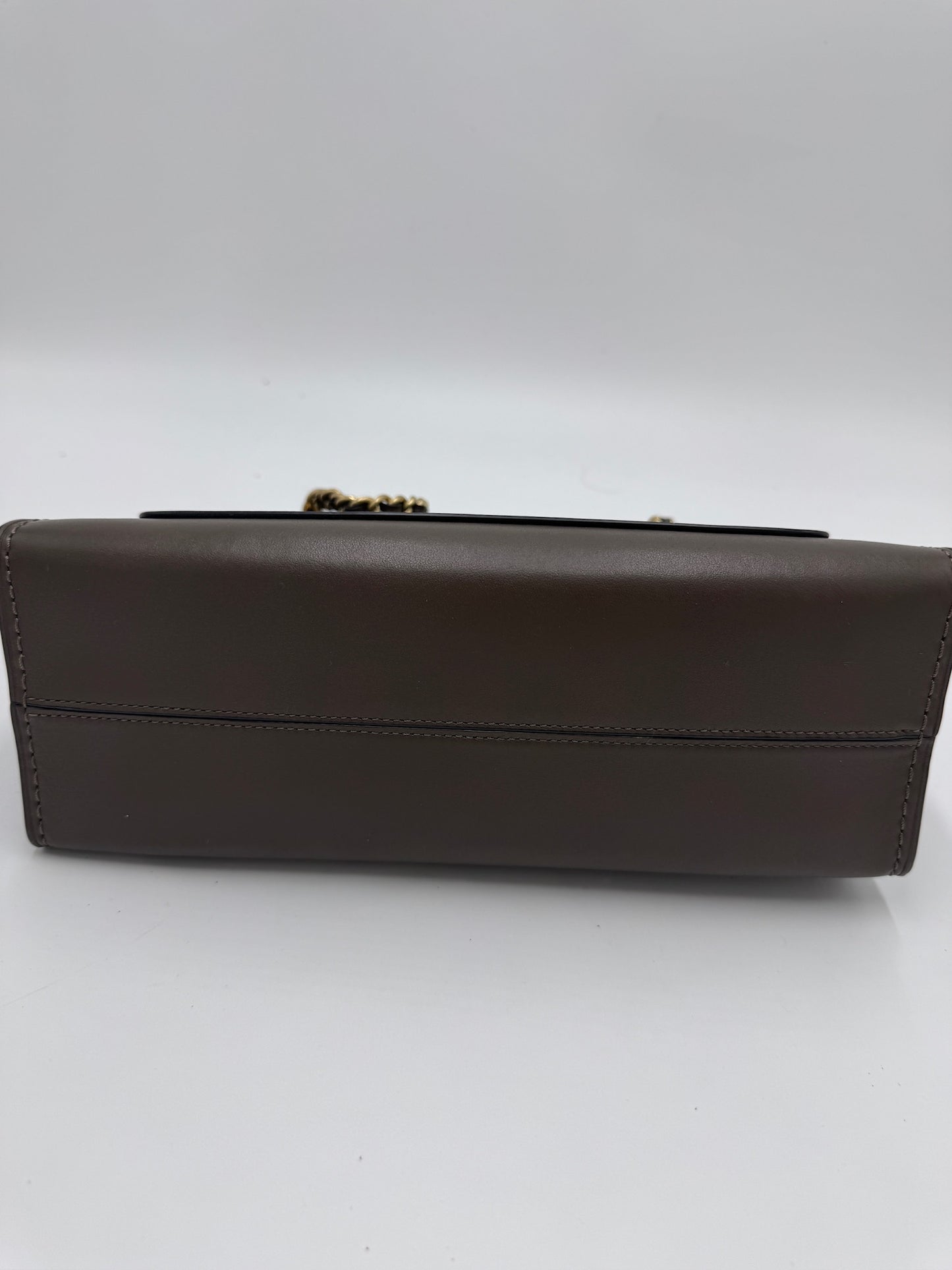 Taschenboden der vintage Coach Cassie – robuste Basis in Grün.