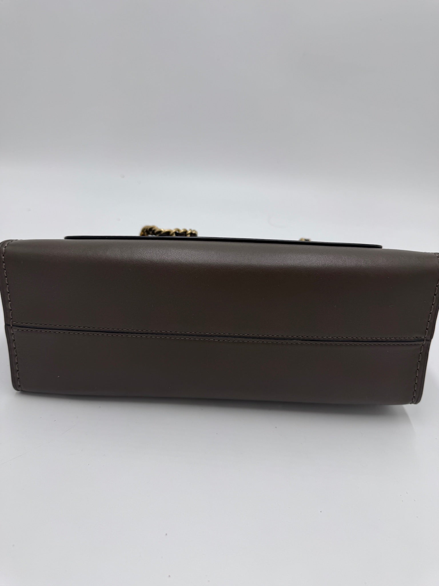 Taschenboden der vintage Coach Cassie – robuste Basis in Grün.