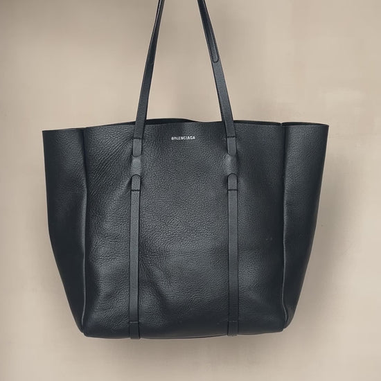 Gesamtansicht des Balenciaga Shopper aus schwarzem Leder, Large Size Video