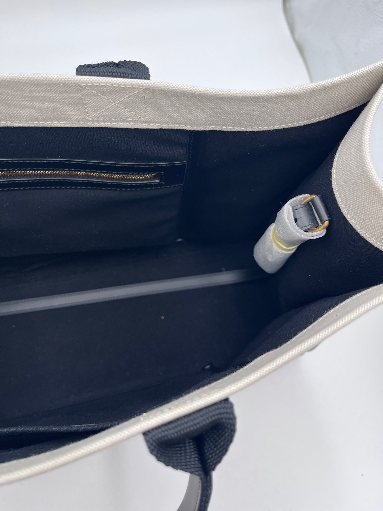 Innenansicht des Balenciaga Shooper Stoff Shopper