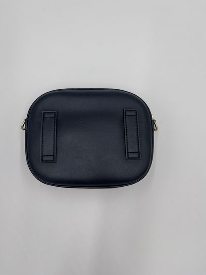 Hintere Perspektive dieser secondhand Stella McCartney Crossbody in schwarz.