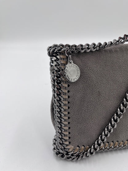Metallelemente der Stella McCartney crossbody (grau), hochwertig verarbeitet.