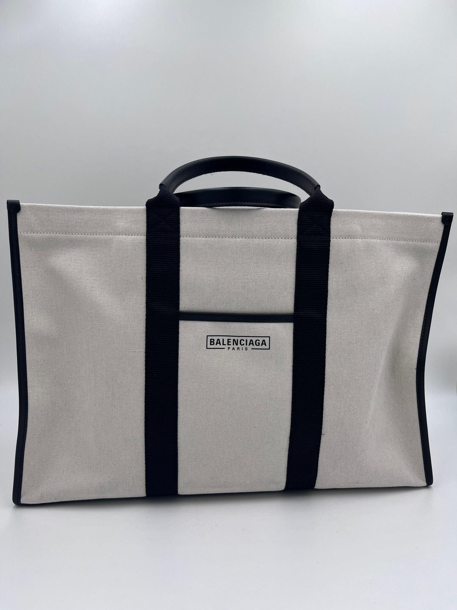Gesamtansicht des Balenciaga Shooper Stoff Shopper aus beige / creme Stoff, Large