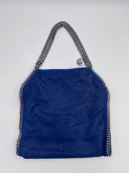 Gesamtansicht der blau secondhand Stella McCartney Falabella, 2 Ketten in Größe Medium.